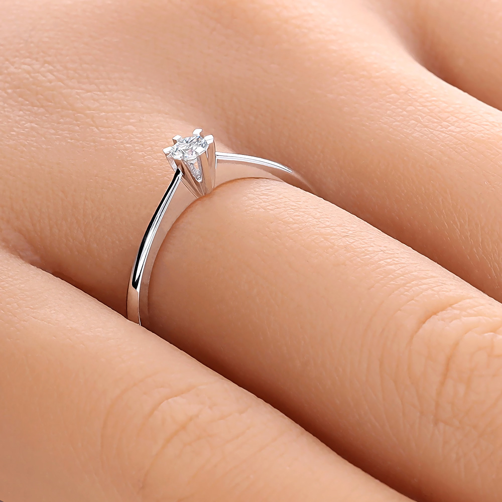 ADL012-hand-web-zoom