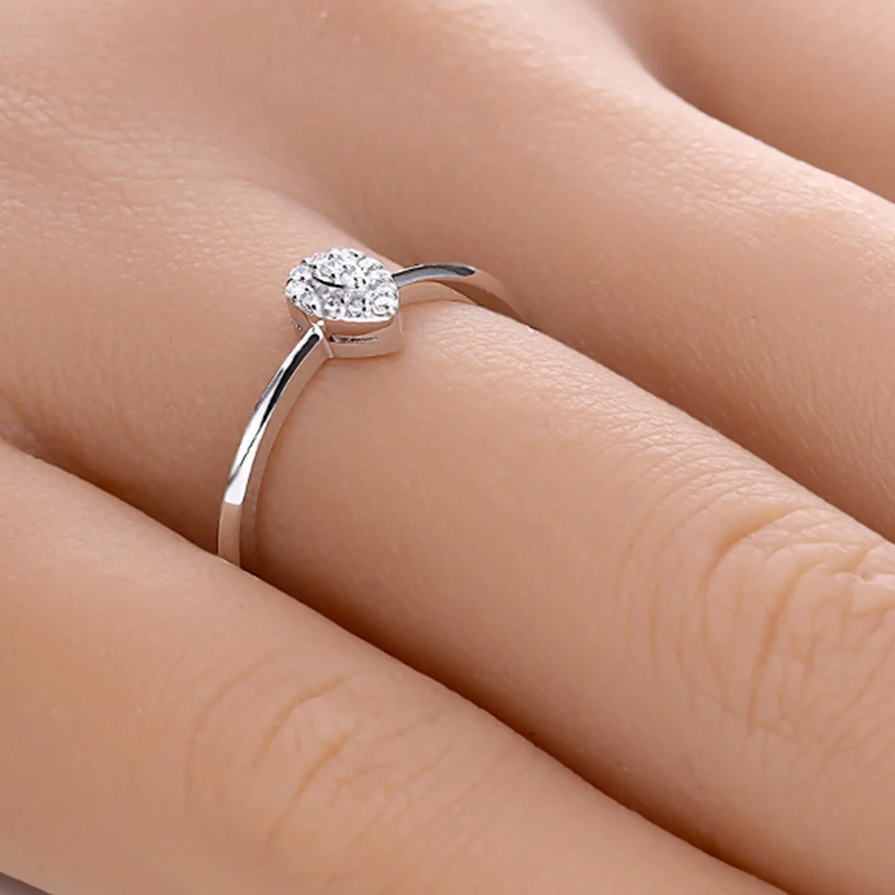 ADL033-hand-web-zoom