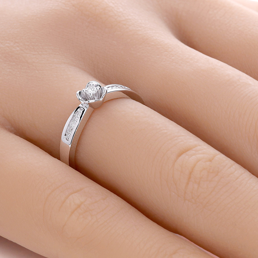 ADL054-hand-web-zoom