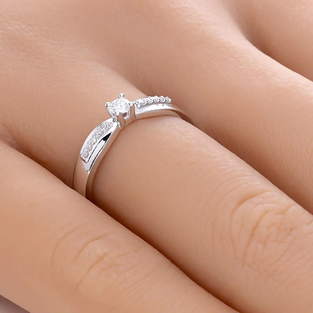 ADL058-hand-web-zoom