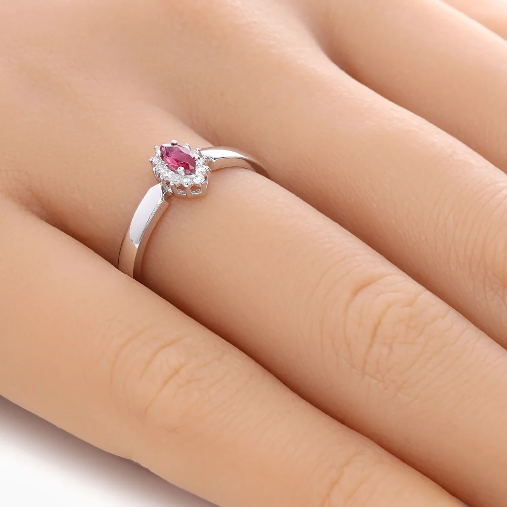 ADL121-hand-web-zoom